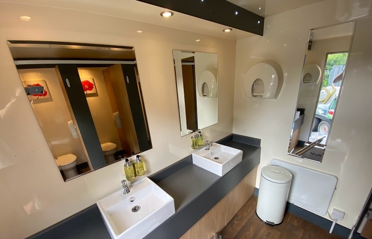 Luxury restroom trailer