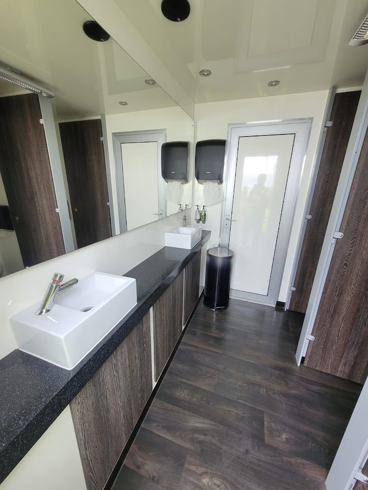 Luxury restroom trailer