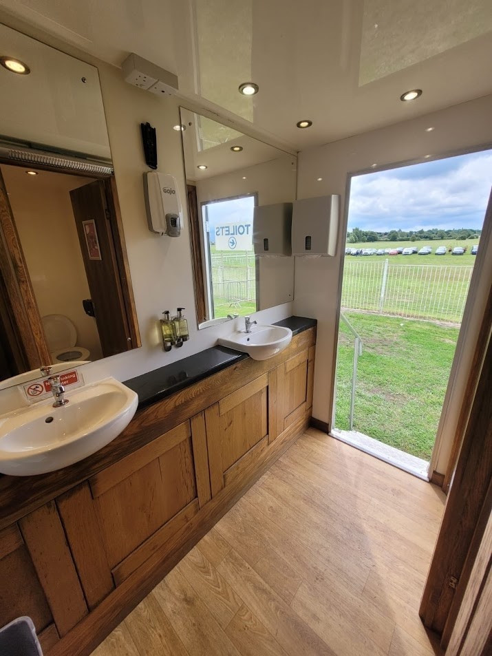 Luxury restroom trailer